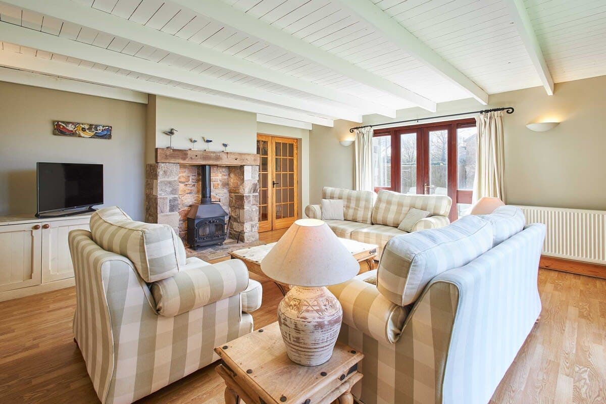 The Coach House virtual tour preview