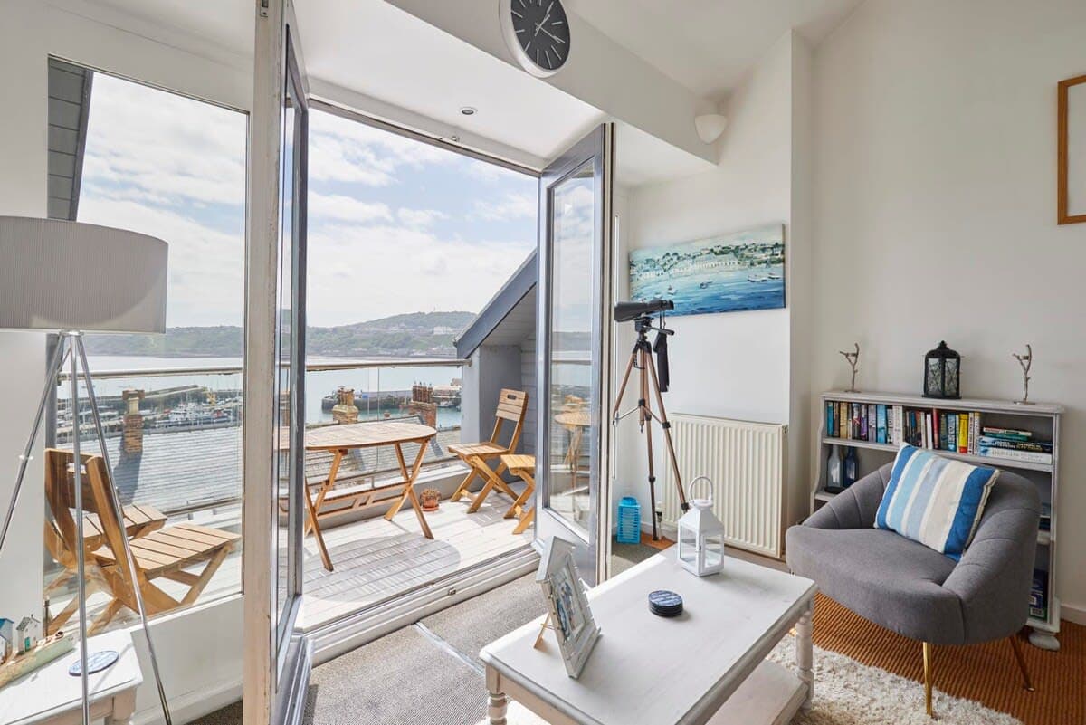 The Hideaway virtual tour preview