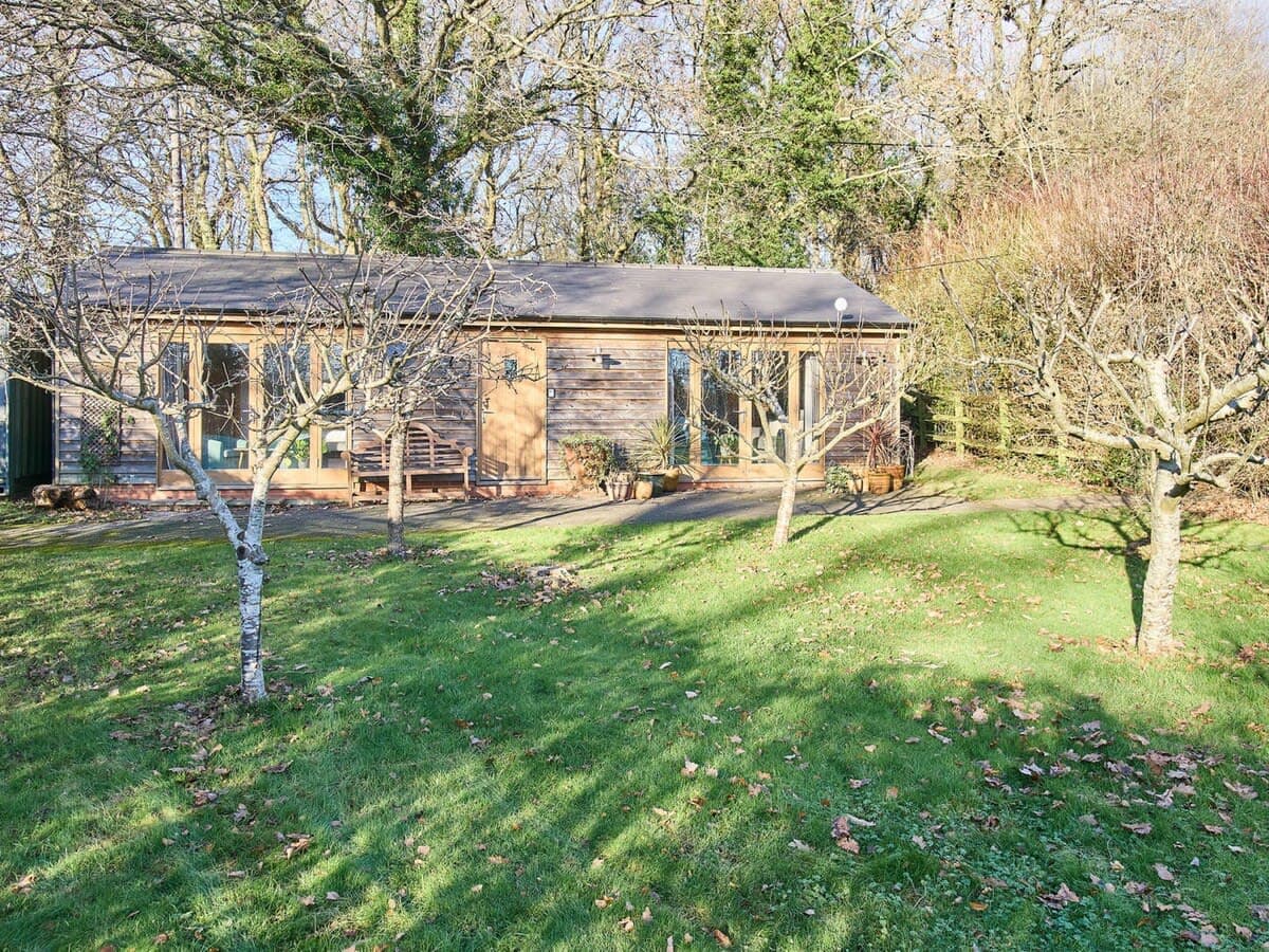 Orchard Barn virtual tour preview